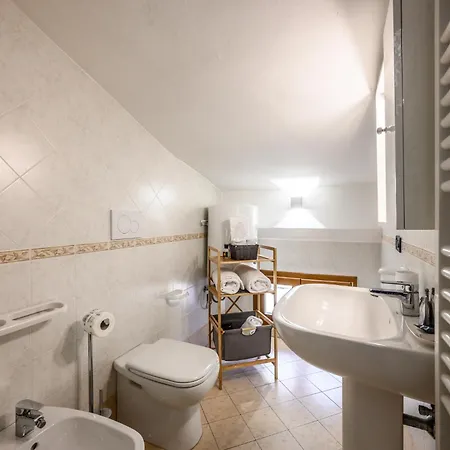 Emilia 7 Apartamento
