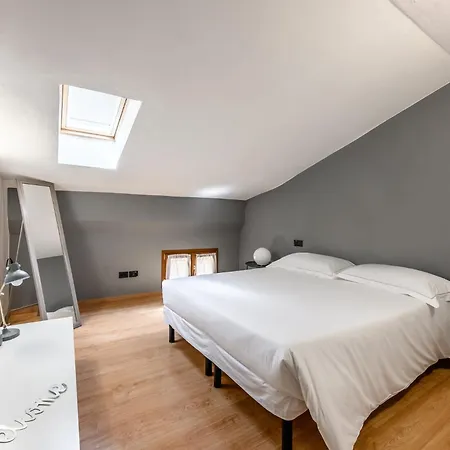 Emilia 7 Apartamento